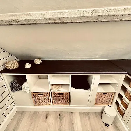 L'abri De La Chouette - Au Pays Des Collines - Gr129