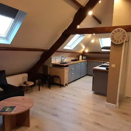 L'abri De La Chouette - Au Pays Des Collines - Gr129 *