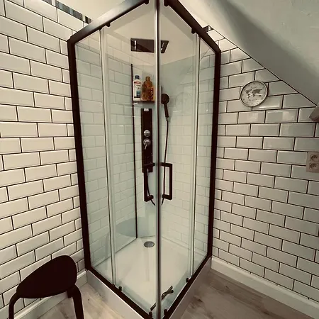 L'abri De La Chouette - Au Pays Des Collines - Gr129 * Frasnes-lez-Anvaing