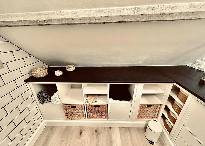 L'abri De La Chouette - Au Pays Des Collines - Gr129