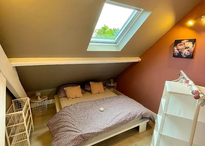 L'abri De La Chouette - Au Pays Des Collines - Gr129 *